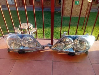 Toyota fortuner left and right headlight