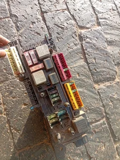 Mercedes Benz w204 rear fuse box for sale in excellent condition