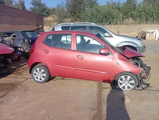 2011 hyundai i10 stripping for spares