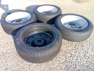 Peugeot 307  4 set of 16inch rims and tyres