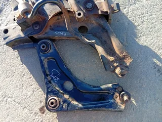 Peugeot 207 left and right control arm