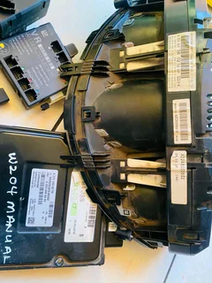 2010 mercedes Benz w204 manual lockset