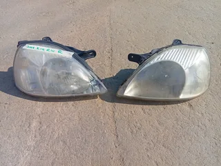 2005 Kia Rio left and right headlight