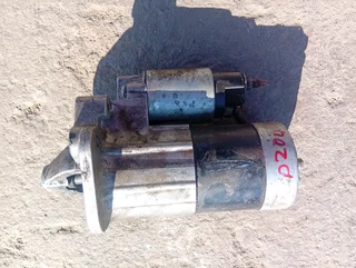 Nissan qashqai juke np200 Renault Clio 1.6 2.0 1.8 1.5 dci starter