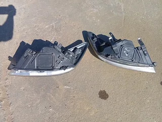 2009 ford focus left and right headlight