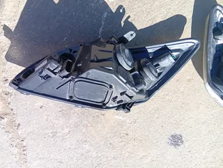2009 ford focus left and right headlight