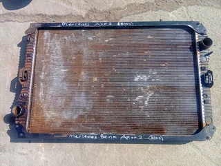 Mercedes Benz axor 2 water radiator
