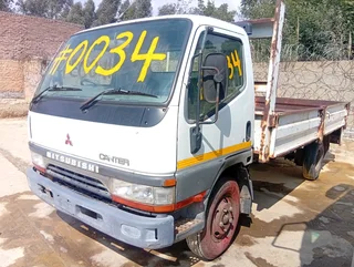 Mitsubishi canter PKNGE 68 2.4 LWB 3T  stripping for spares