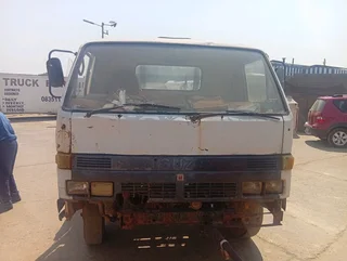 Isuzu npr truck  ade stripping for spares