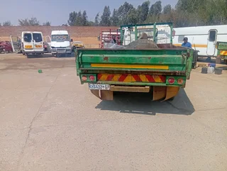 Isuzu npr truck  ade stripping for spares