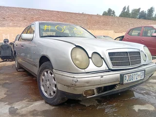 Mercedes Benz E230 W210  automatic stripping for spares