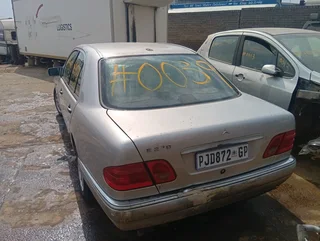 Mercedes Benz E230 W210  automatic stripping for spares