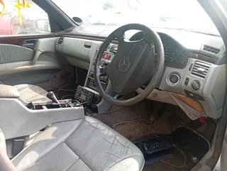 Mercedes Benz E230 W210  automatic stripping for spares