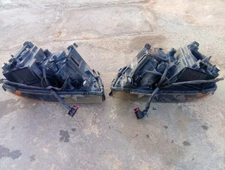 2003-2011 Volvo XC90 halogen left and right headlamp