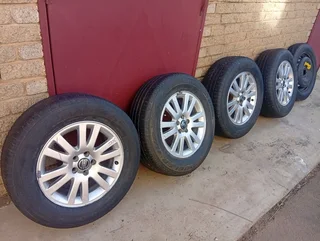 Volvo XC90 T6 5 set of  18inch  rims and tyres PDC 5X108 center bore (CB) 70.4mm