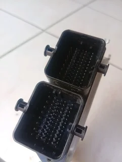 Suzuki swift 6D 33920-85s31 0261s102xm ECU ECM computer box