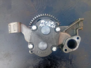 A5421810020 4571800801 OM541 Engine Oil Pump Mercedes Benz Actros Axor  MP2MP3 Truck