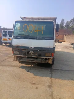 Tata tipper truck  LPK1518 stripping for spares