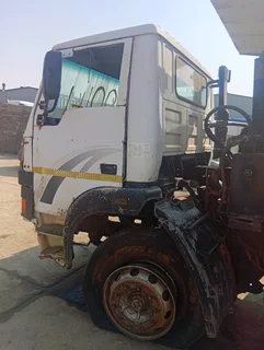 Tata tipper truck  LPK1518 stripping for spares