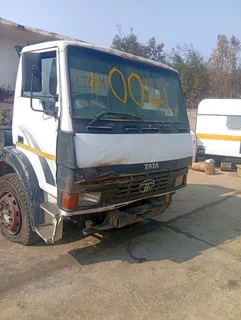 Tata tipper truck  LPK1518 stripping for spares
