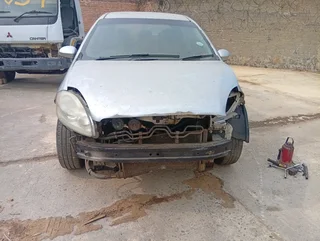 Fiat linea stripping for spares all spares available