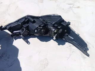 Toyota prestige left headlight