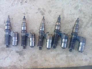 Bosch Fuel injection  injector 0414 701 082 - Scania 1440579 r5000 each Scania DC16  D16  144