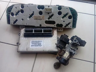 1997-2001 jeep grand cheeroke  4.0 complete lockset