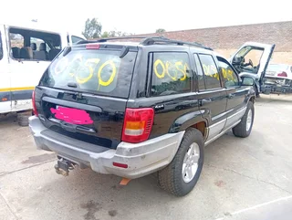 2001 jeep grand cheeroke stripping for spares