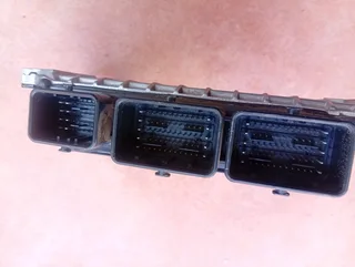 2020 2022 Nissan Sentra 2.0L computer box  ECM # BED505-700 HITACHI 23710 4 PN8B  01187747