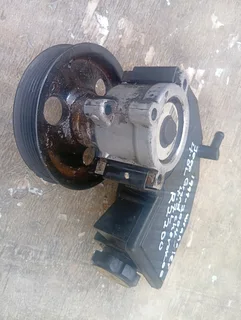 1999-2004 jeep grand cheeroke wrangler 4.0L oil pump 5080551AA   26101841