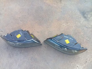 2005-2011 Volvo S40 left and right headlight