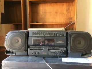 Mini component radio &amp; cassette player