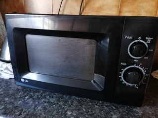 LG Microwave oven