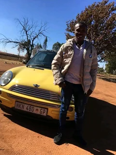 Hi am looking for job as driver and gardener