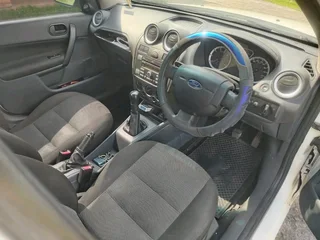 2015 Ford Ikon 1.6 1owner vehicle