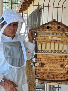 Flow Beehive Raw honey