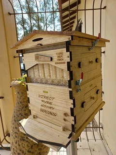 Full observation flow beehive and protective gear