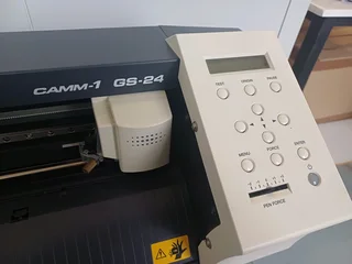 ROLAND VINYL CUTTER GS-24 PLOTTER CAMM-1 AND STAND