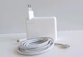 140W USB-C Power Adapter and Apple USB-C to MagSafe 3 Cable (2m) ​​​​​​​