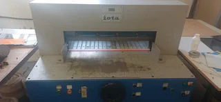 Guillotine Cutter Machine IOTA for sale