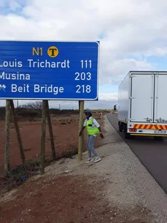 JOE Trucks, bakkies, 4 ton, 8 ton &amp; trailers