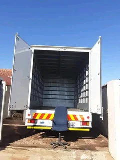 JOE TRUCKS - Bakkies, 4 en 8 ton toe trokke