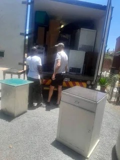 JOE TRUCKS - Bakkies, 4 en 8 ton toe trokke