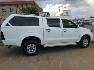 2009 Toyota Hilux 2.7 Double Cab for sale urgent..