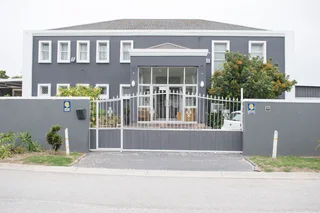 Holiday Accommodation Summerstrand Area