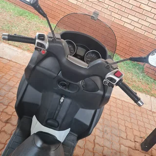 Motorcycle scooter