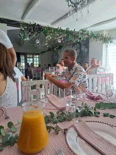 Do you need waiters barman supervisors or private cocktail Barman ??