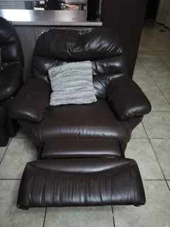 2 x lazy boys/decliners