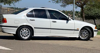 1998 BMW E36 328i Auto